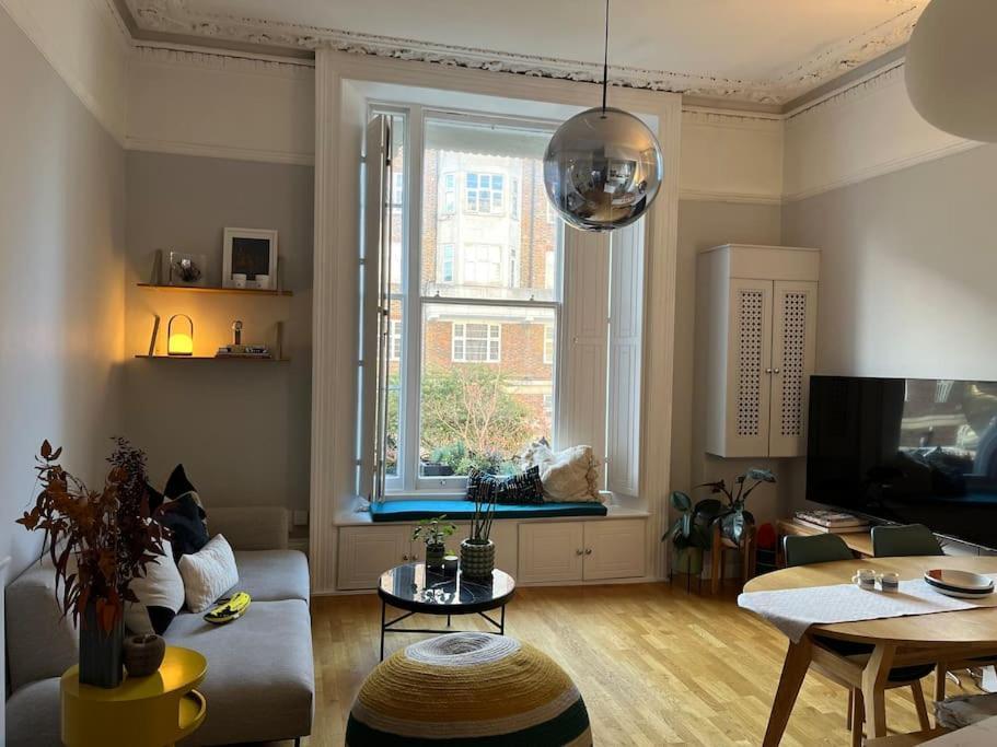 Gorgeous 2 Bedroom Flat In Charming Swiss Cottage 伦敦 外观 照片